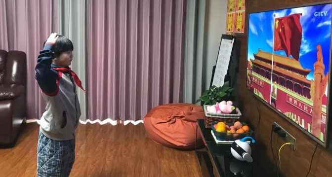 昌黎線(xiàn)上“升旗儀式” | 隔離病毒，但不隔離對(duì)祖國(guó)的熱愛(ài)